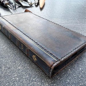 Motorola Leather Case Book Style – Handmade Wallet Cover An Old-Fashioned Bible Book Style for Razr Plus, Edge 50, G Stylus by ARICHI