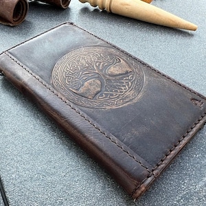 Custodia a libro in pelle per Motorola – Custodia a portafoglio realizzata a mano con stampa dell'albero della vita per Razr Plus, Edge 50, G Stylus di ARICHI