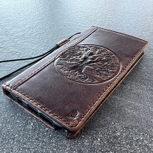 Funda de piel auténtica oscura para iPhone 11, 12, 13, 14, 15, 16 Pro Max, 6, 7, 8 Plus, SE, XS, funda tipo libro, billetera con estampado de árbol de la vida, arte DIY.