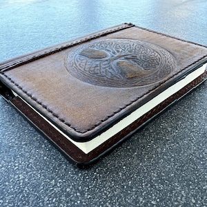 Echtes Leder Brieftasche Fall Bibel Buch ESV Journaling Custom und Karten ID Luxus Retro Design Arichi Karten Steckplätze Baum des Lebens Stempelstein