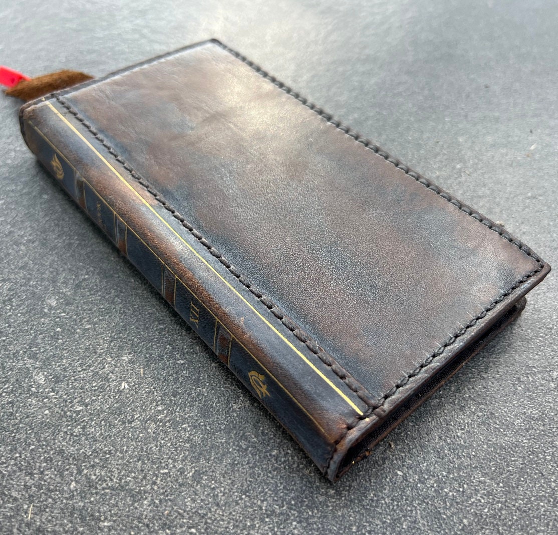 Genuine Vintage  Leather Case Wallet For Samsung Galaxy s23 s22 s21 s20 Ultra s9 Note 8 9 10 A71 A52 A12 A31 A32 An old-fashioned book Bible