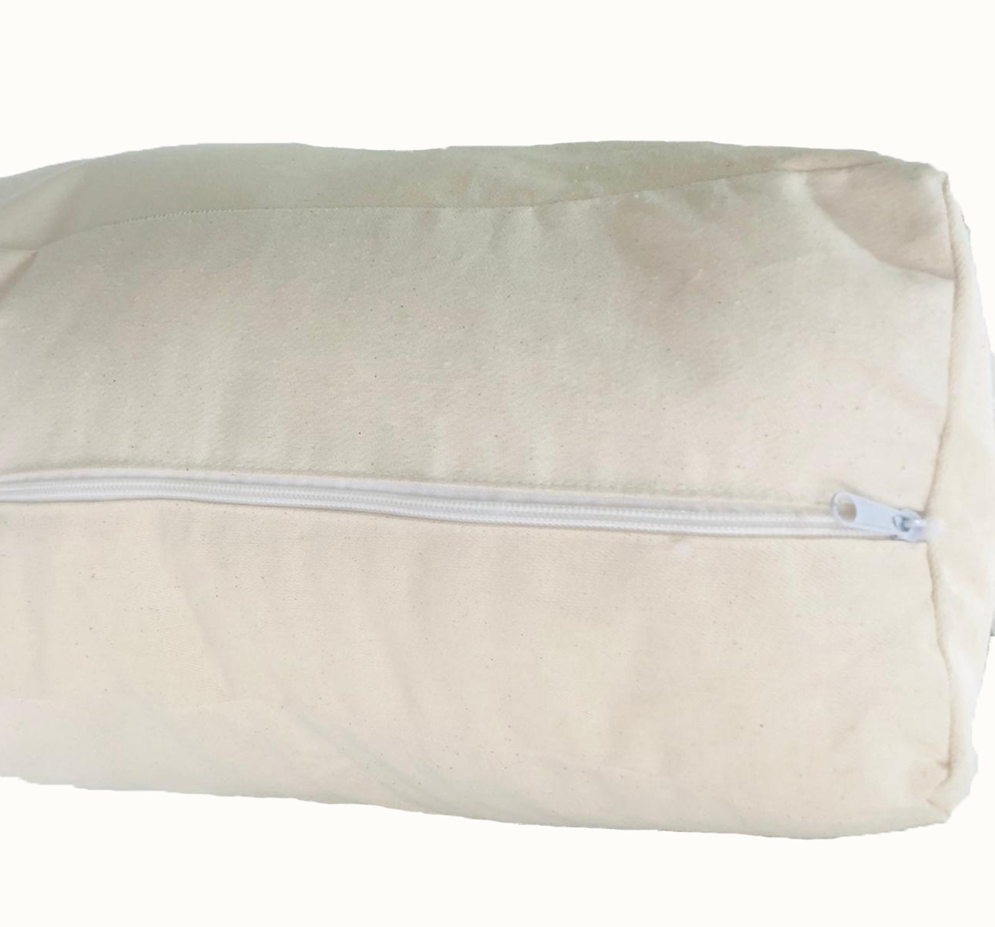 18x18 Pillow Insert – The MoMeMans®