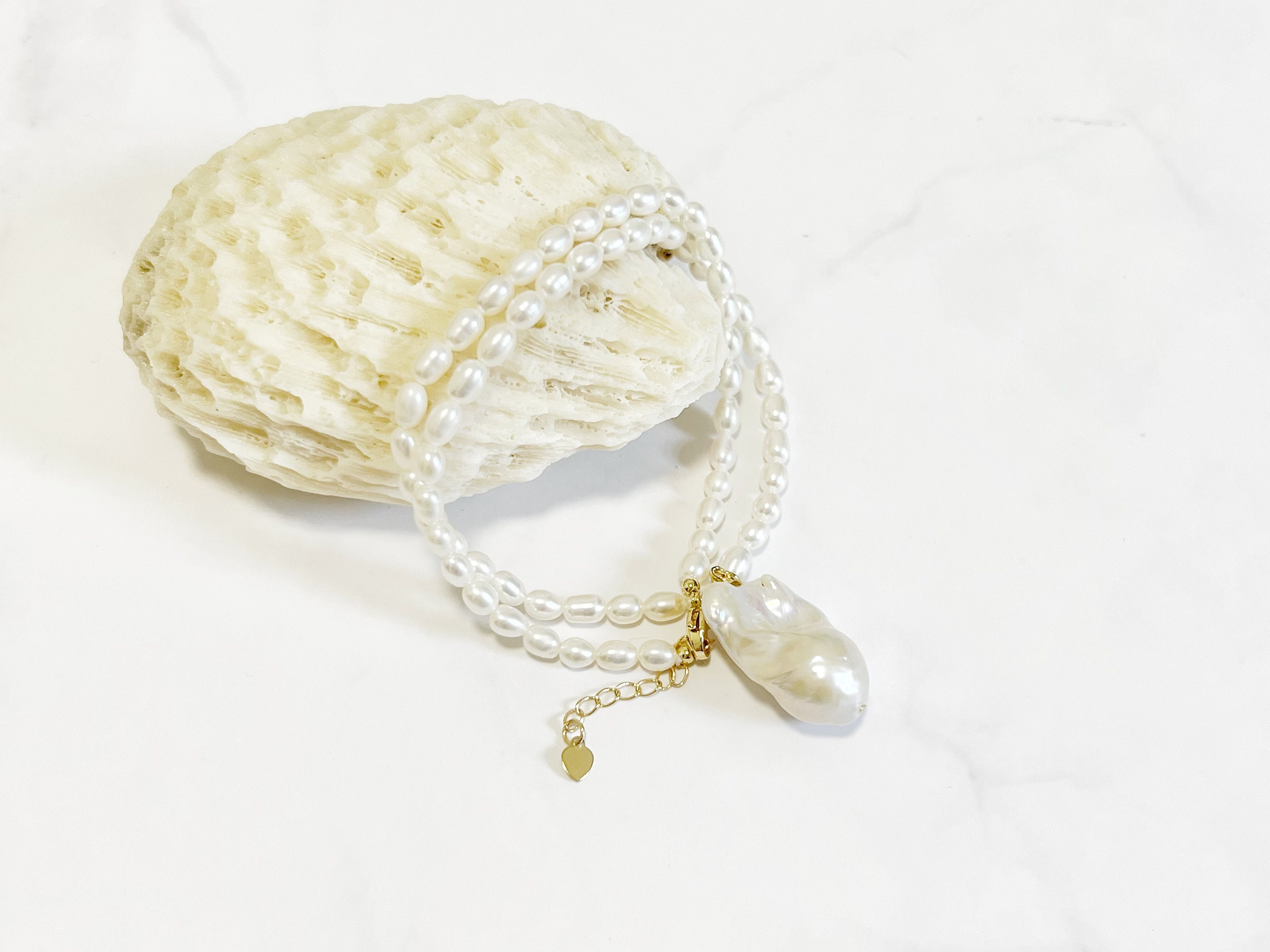 Snow Moon: Supersized Baroque Pearl Pendant Necklace - Etsy