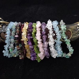 Natural Gemstone Chip Bracelet Crystal Stretchy Bracelet Handmade Men Women Stretchy Bracelet Healing Energy Chip Bracelet Best Gift 7.5inch