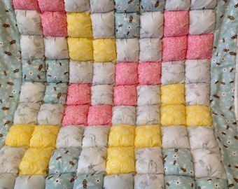 Bee puff quilt blanket