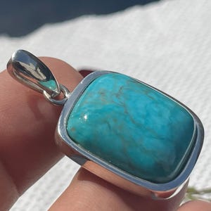 Real turquoise pendant in silver (925) sterling