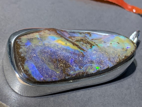 Big Boulder Opal (Australia) pendant with silver ( Sterling 925 )