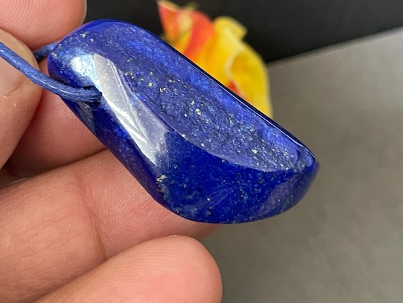 Drilled lapis lazuli pendant – deep blue, usable on both sides, deep blue natural stone with character