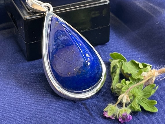 Beautiful natural Lapislazuli Pendant handmade in silver 925 sterling