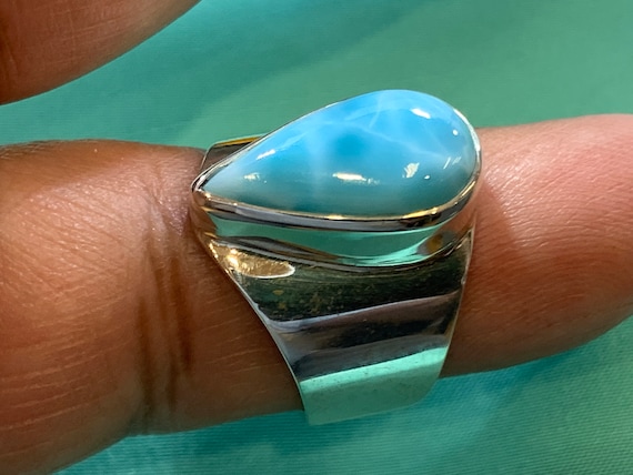 Very nice Larimar ring in an extravagant design with silver (925) sterling.
