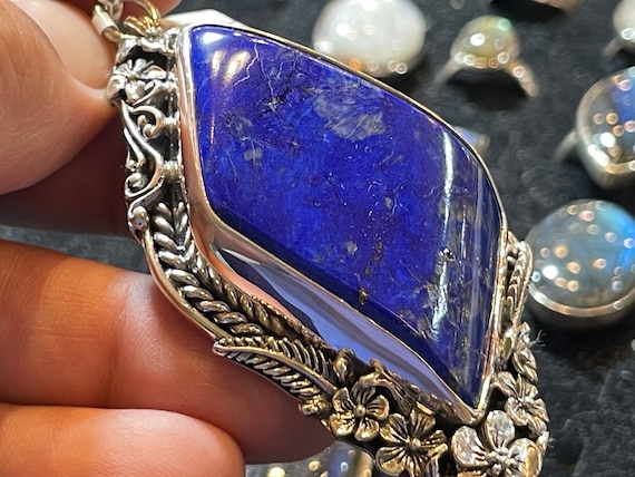 Beautiful natural Lapislazuli Pendant handmade in silver 925 sterling