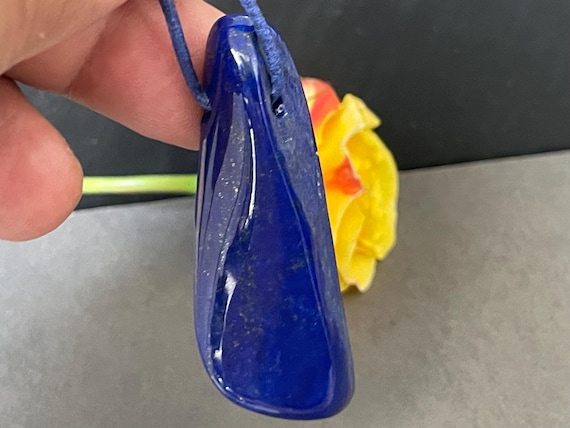 Royal Blue, drilled lapis lazuli pendant – usable on both sides, deep blue natural stone with character