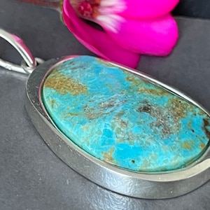 Real turquoise pendant in silver (925) sterling