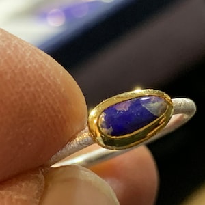 Very fine and beautiful ring in boulder opal (Australia) with silver and edge gold-plated (5 microns)