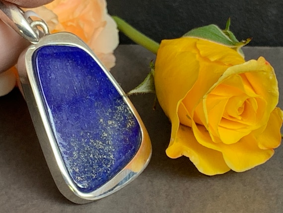 Beautiful natural Lapislazuli Ring handmade in silver 925 sterling