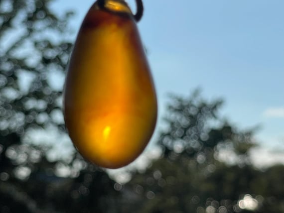 Phenomenal, rare blue amber