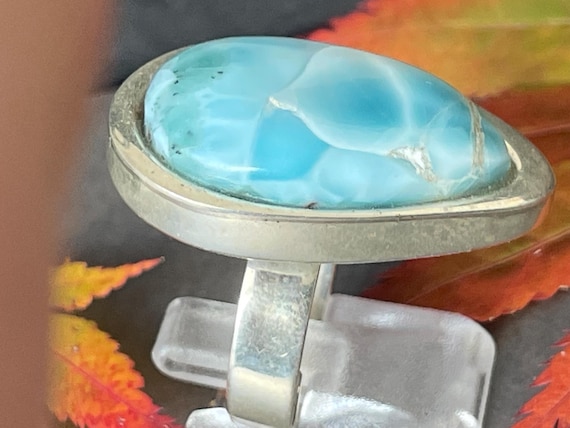 Very nice Larimar ring in an extravagant design with silver (925) sterling.