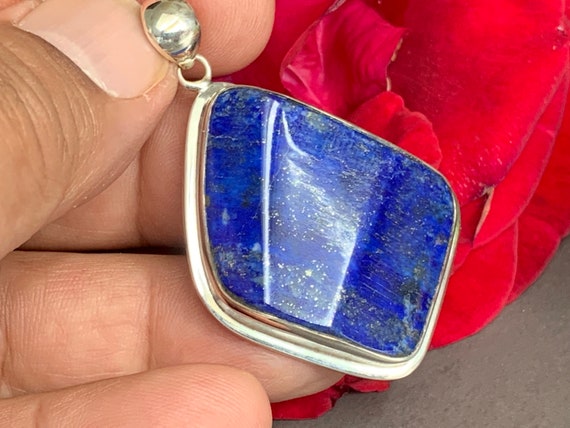 Beautiful natural Lapislazuli Pendant handmade in silver 925 sterling