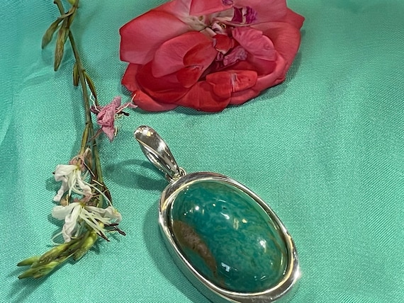 Real turquoise pendant in silver (925) sterling