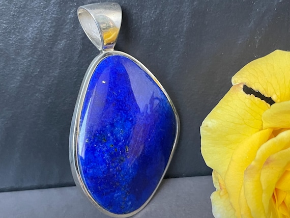Beautiful natural Lapislazuli Pendant handmade in silver 925 sterling