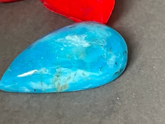 Beautiful, genuine turquoise cabochon from Arizona (Kingman Mine)