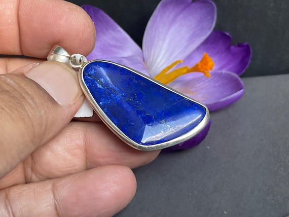 Beautiful natural Lapislazuli Pendant handmade in silver 925 sterling
