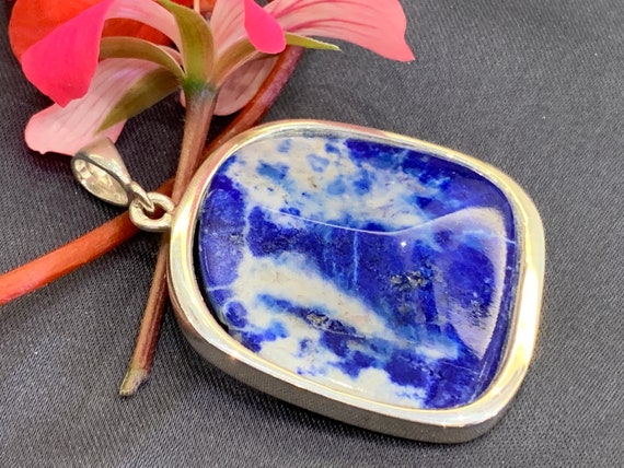 Beautiful natural Lapislazuli Pendant handmade in silver 925 sterling