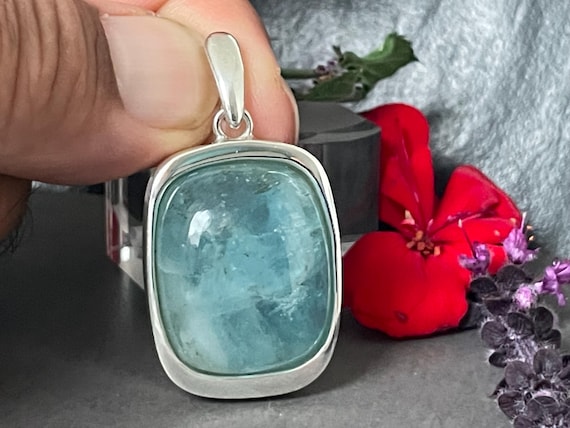Very special and big Aquamarin Pendant with an unique Design in Silver  ( 925 ) Sterling.