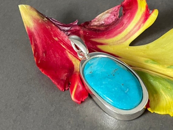 Real turquoise pendant in silver (925) sterling