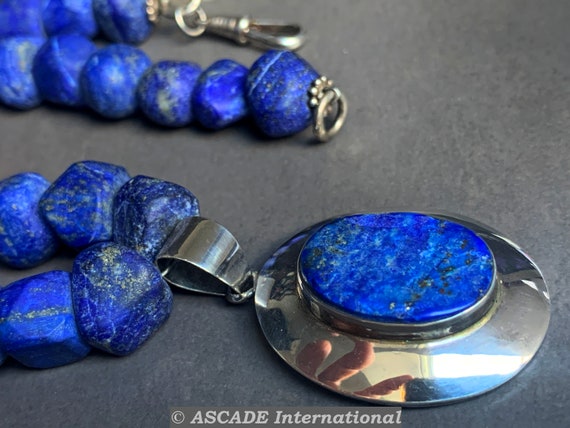 Exceptional lapis lazuli necklace with silver pendant