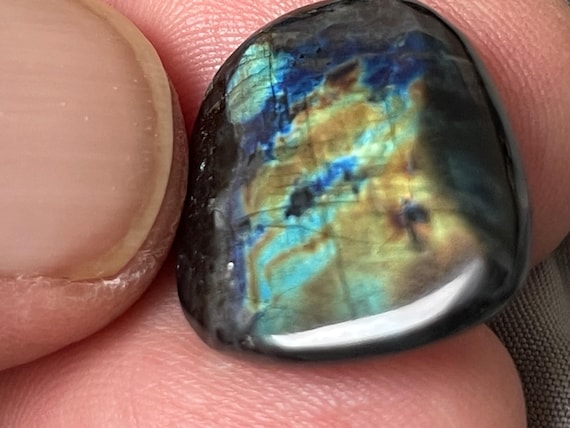 Unusual, beautiful Spectrolith (Finland)