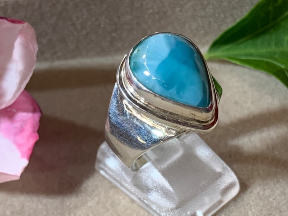 Very nice Larimar ring in an extravagant design with silver (925) sterling.