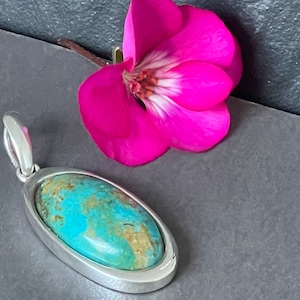 Real turquoise pendant in silver (925) sterling