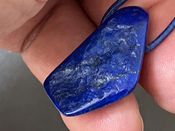 Drilled lapis lazuli pendant – rich blue, usable on both sides, deep blue natural stone with character