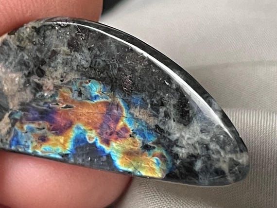 Unusual, beautiful Spectrolith (Finland)