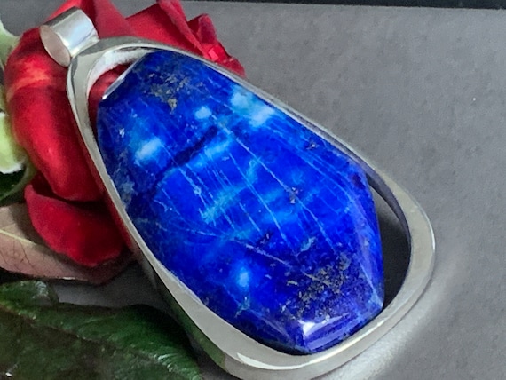 Beautiful natural Lapislazuli Pendant handmade in silver 925 sterling