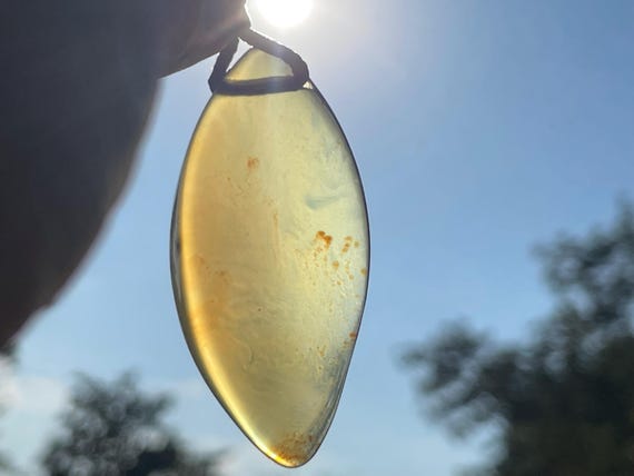 Phenomenal, rare blue amber