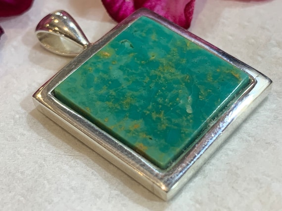 Real turquoise pendant in silver (925) sterling