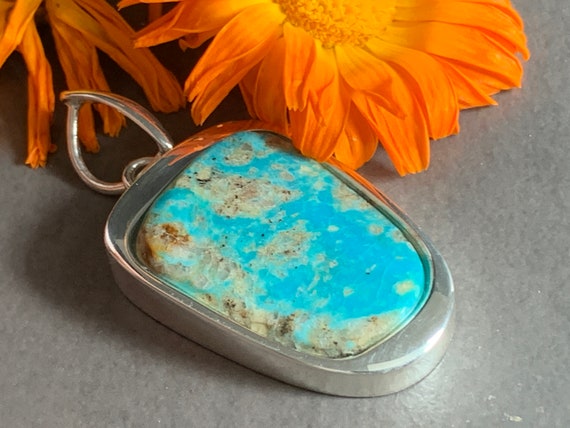 Real turquoise pendant in silver (925) sterling