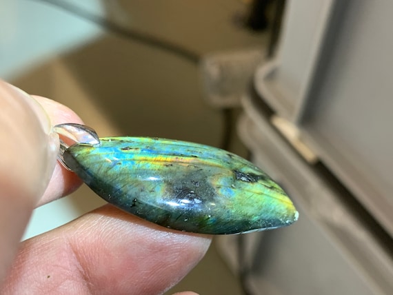 Green yellow blue labradorite pendant