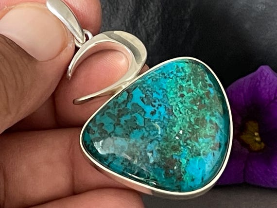 Chrysocolla pendant made of Sterling 925 silver – Gentle power, more peace & balance and clear words, very beautiful color