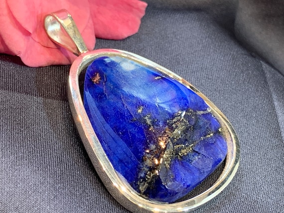 Beautiful natural Lapislazuli Pendant handmade in silver 925 sterling