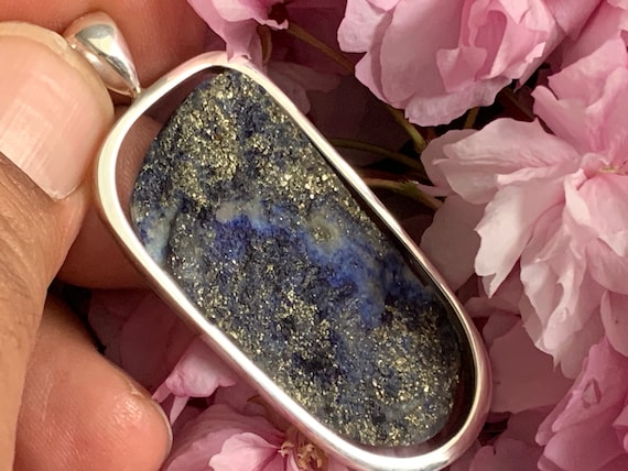 Beautiful natural Lapislazuli Pendant handmade in silver 925 sterling