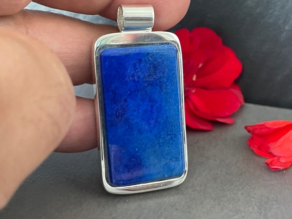 Ganz besonderer, mittlerer, echter Lapislazuli  Anhänger in Silber 925 Sterling eingefasst