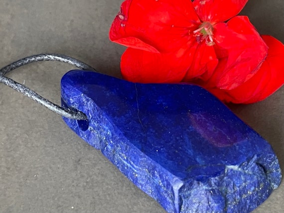Echter Lapislazuli  Anhänger gebhrt,in einem einzigartigen Design
