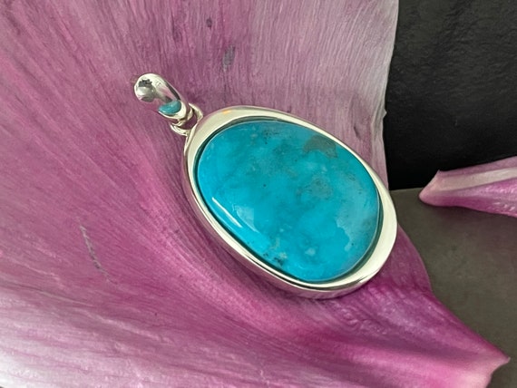 Real turquoise pendant in silver (925) sterling