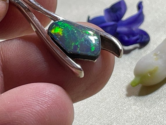 Boulder Opal (Australia) Pendant in Sterling Silver (925)