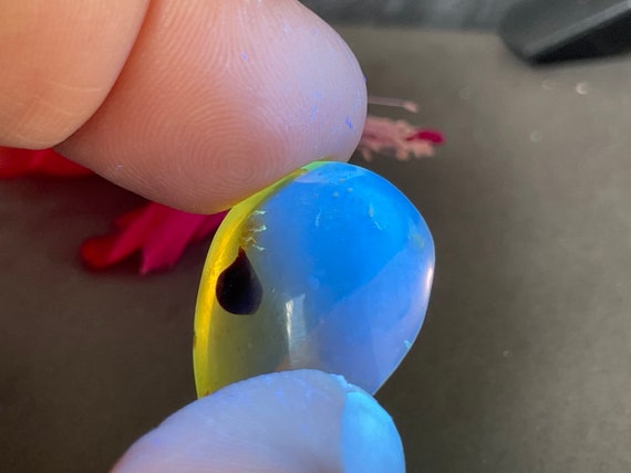 Phenomenal, rare blue amber