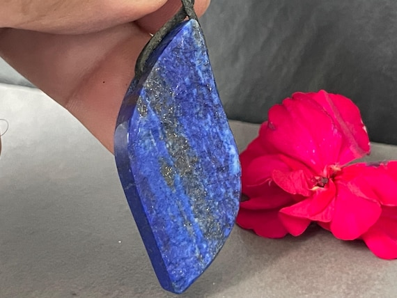 Lapis lazuli pendant drilled – spiritual gemstone jewelry as a unique piece for intuition, truth & new energy