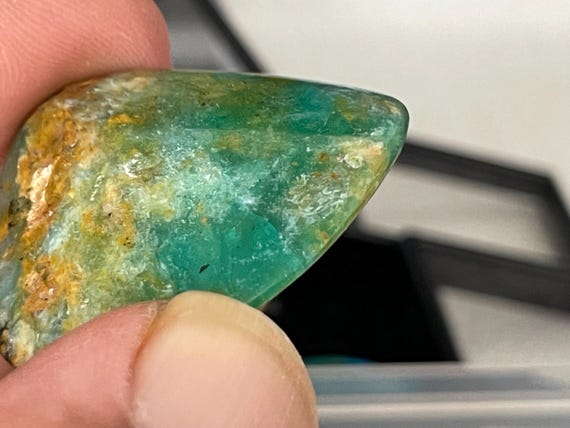 Boulder Opal (Australia) pendant with silver and gold-plated edge